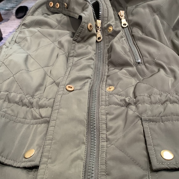 Old Navy quilted jacket - Picture 6 of 9